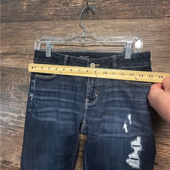 White House Black Market Blue Cropped Leg Jeans with Distressed Details Size 4P - Picture 7 of 9